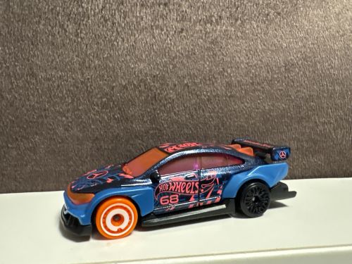 Mercedes-Benz CLA HW